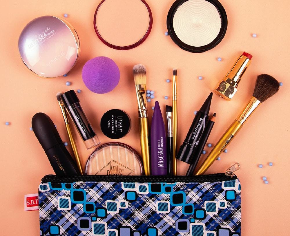 makeup tutorial live more zone dbs How To Use Expire Makeup : एक्सपायर मेकअप को फेकने की जगह ऐसे करें इस्तेमाल