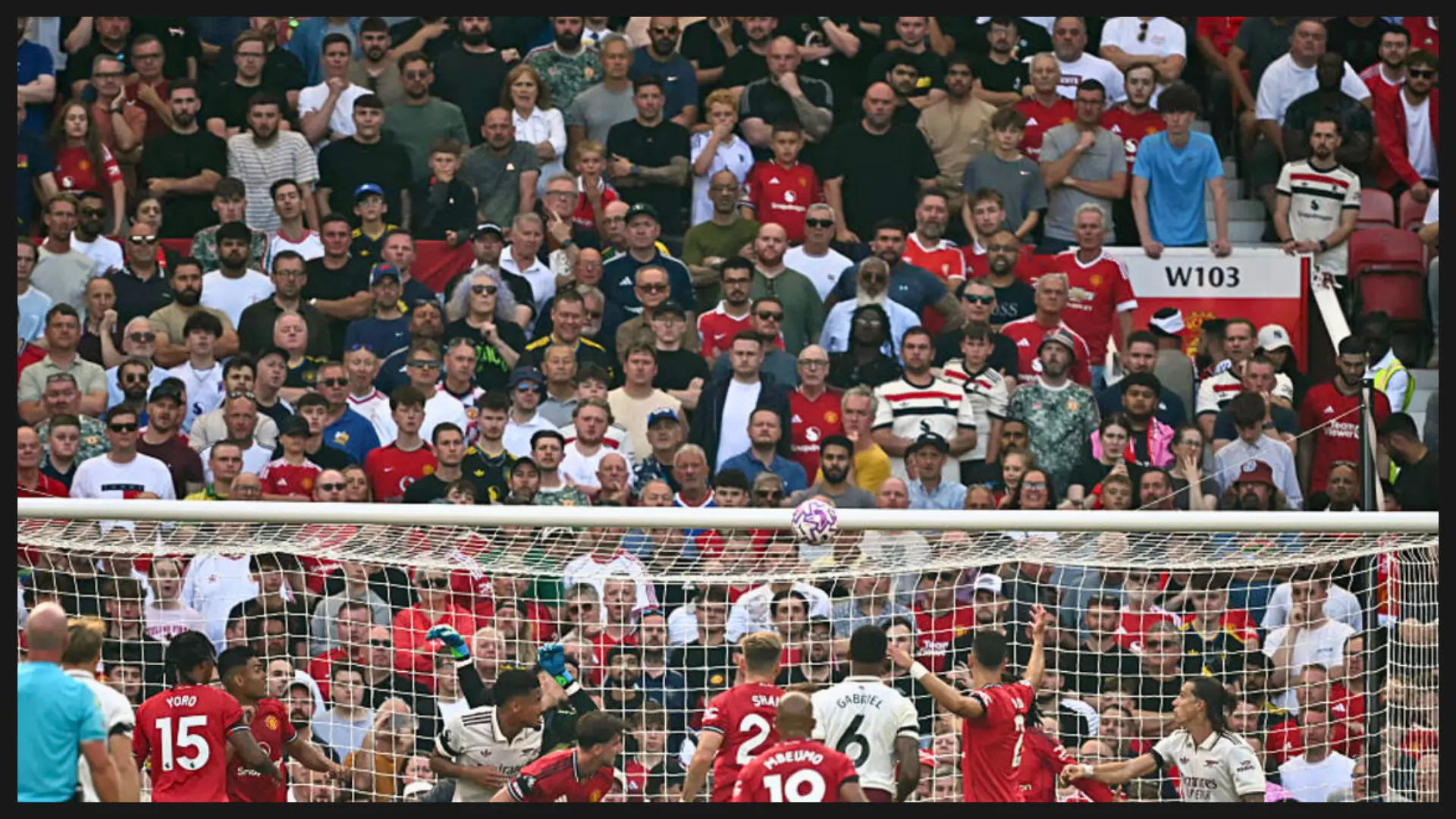 Manchester United goalkeeper error, Altay Bayindir mistake Arsenal, Man United vs Arsenal opener, André Onana criticism, United defensive problems, Premier League 2025 news, Manchester United shaky start, United vs Arsenal highlights