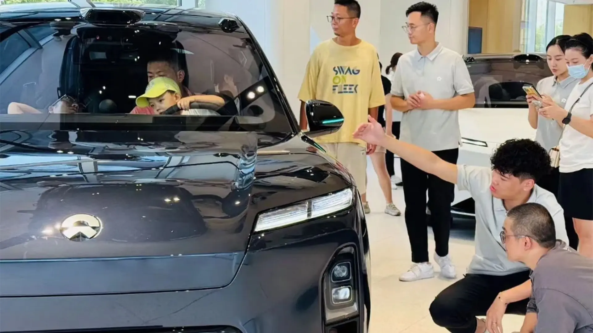 NIO stock, NIO stock analysis 2025, NIO ES8 SUV, NIO deliveries, NIO gross margin, NIO profitability, NIO forecast, NIO stock news, NIO stock buy or sell, NIO investor sentiment, NIO share price growth, China EV stocks, NYSE:NIO, NIO capital needs, NIO SUV launch, NIO stock momentum, NIO Wall Street rating, NIO vehicle deliveries, NIO cash reserves, NIO stock expert opinion